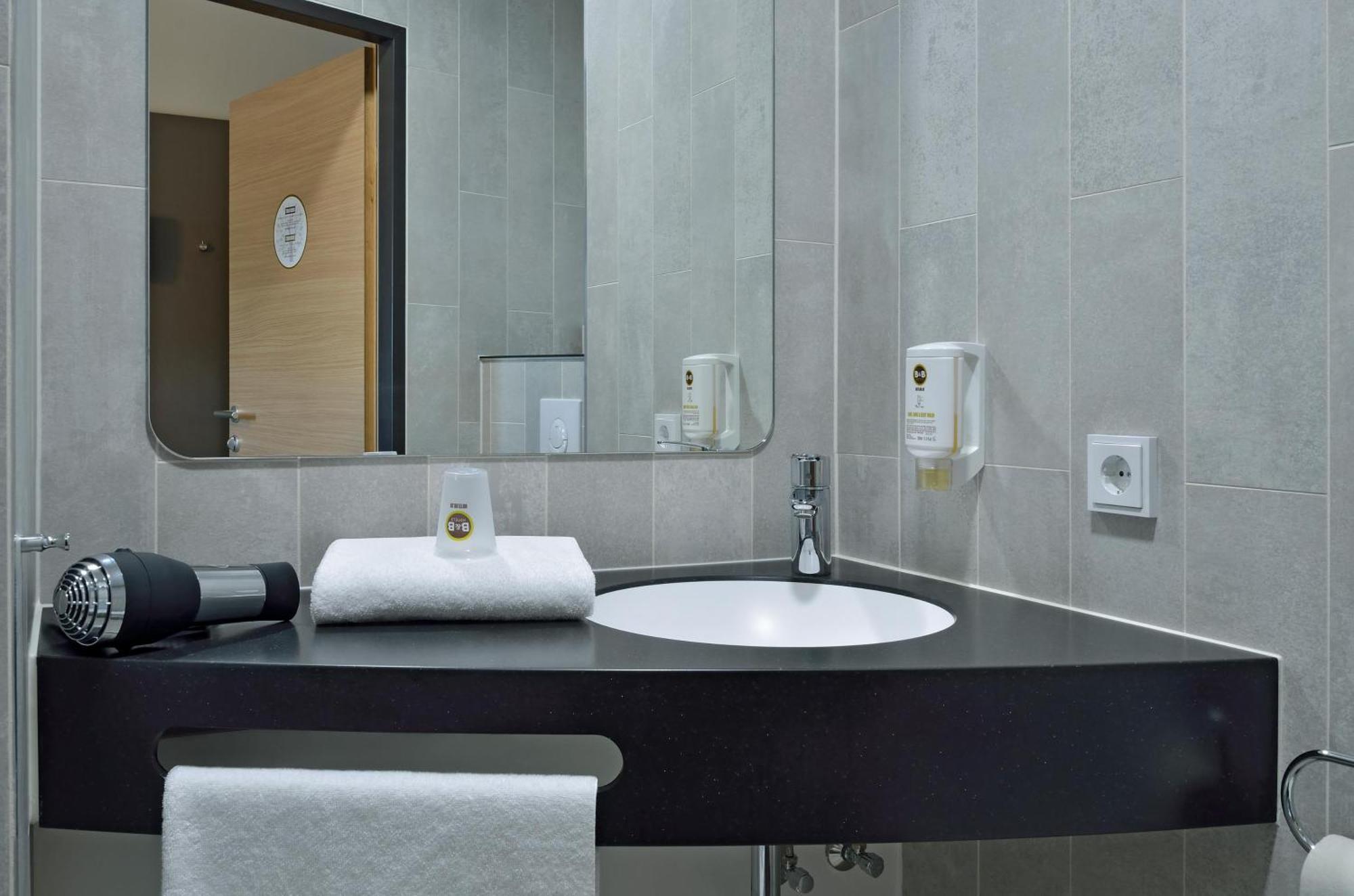 B&B Hotel Dresden City-Sued Bagian luar foto